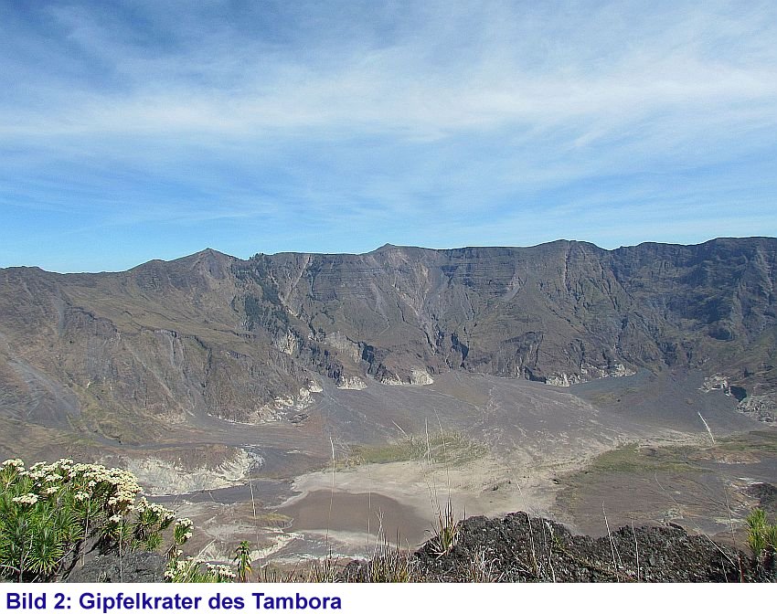  Gipfelkrater des Tambora (Foto: winterplanet.desommer 1816)