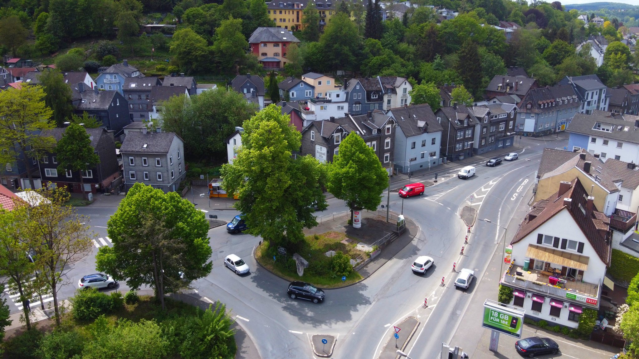 Der Kreisverkehrsplatz am Schleifmühlchen sollte seit Jahren umgebaut werden. (Bild Sonja Schweisfurt)