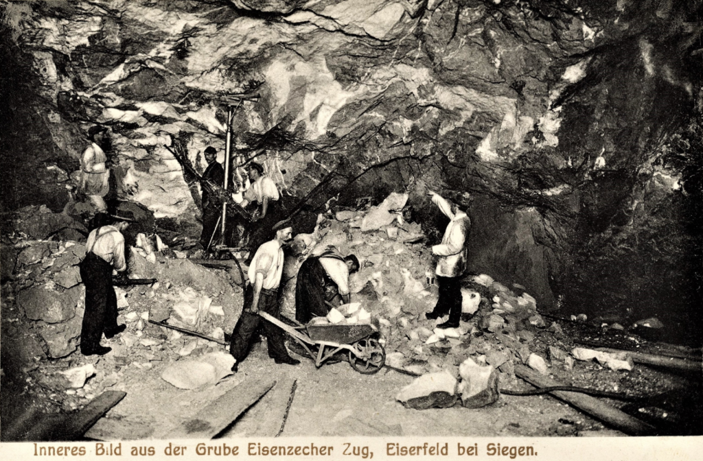 Bild aus der Grube Eisenzecher Zug in Eiserfeld um 1910 (Autor/Urheber unbekannt)