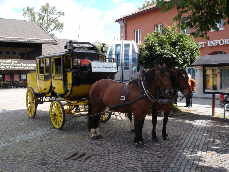 Zwei Ps Hafermotor mit Postkutsche  (Foto aus Fahrzeugbilder.de)