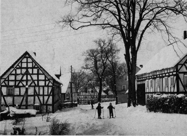 Winter auf der Hochstraße in Alt Dalbruch um 1960 (Bild Archiv Bensberg)