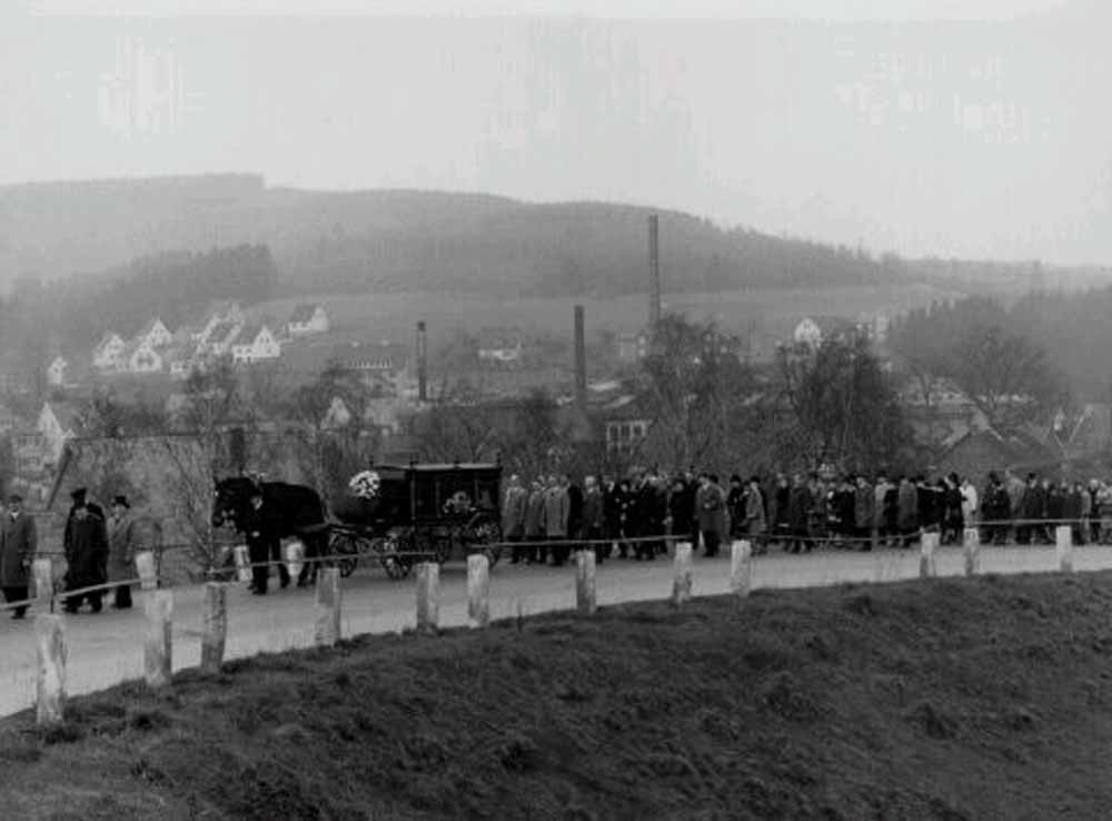 Letzter Leichenzug in Allenbach am 24. April 1965